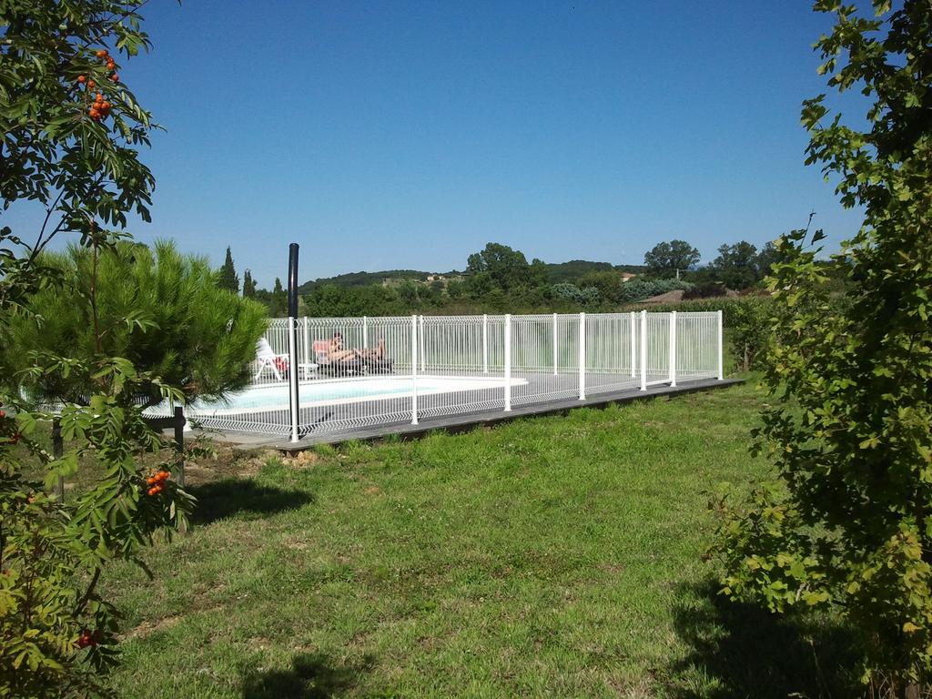 Les Roulottes-Gites De La Ferme De L'Autruche Dromoise Livron-sur-Drôme Esterno foto